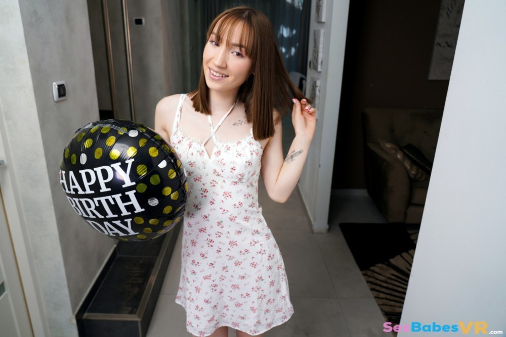 Kate Quinn's Steamy Birthday Bash VR