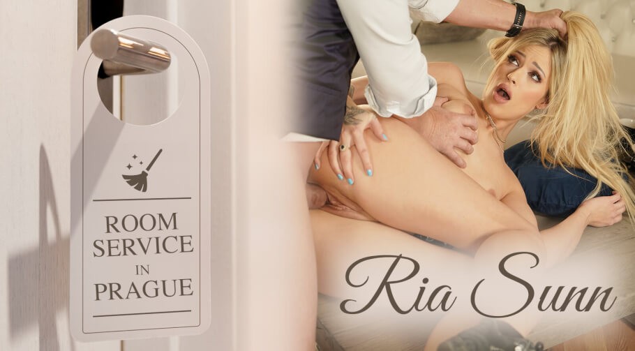 Ria Sunn in Steamy Prague Room Service VR