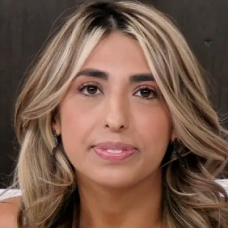 Luna Colombiana Pornstar