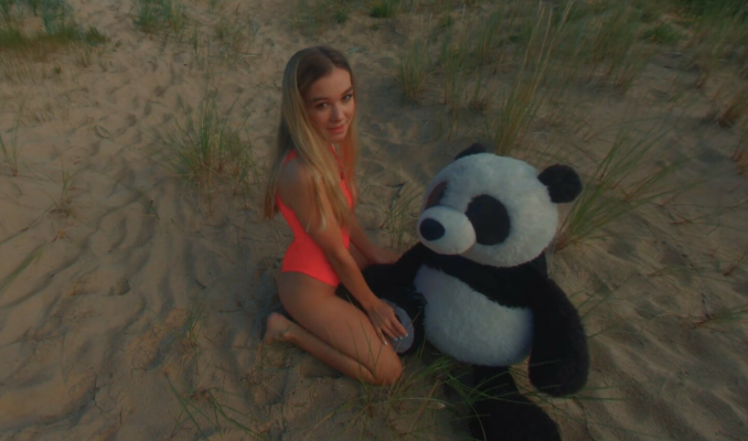 Stefani Kaleesy Beach Day in Poland - Image 3