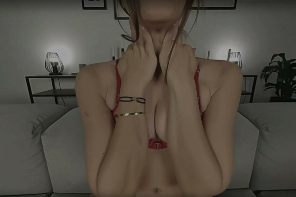 Little Caprice JOI: Intense VR Tease in 4K - Image 2