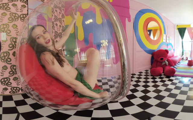 Emily Bloom Swinger Seduction in Stunning 4K - Image 2