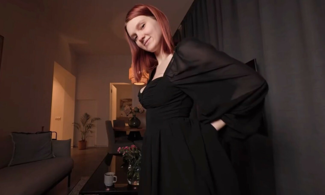 Alexandra Sheila Apple Temptation Solo 4K - Image 4