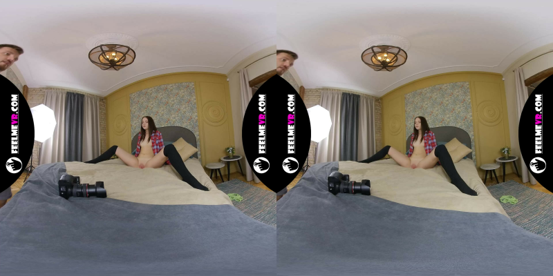 Virtual Reality Backstage Sexy Phoneixa Poses Naked in Photosession - Image 5