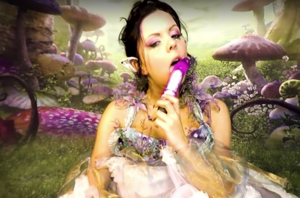 Julia Parker Sensual Solo in Stunning 4K - Image 5