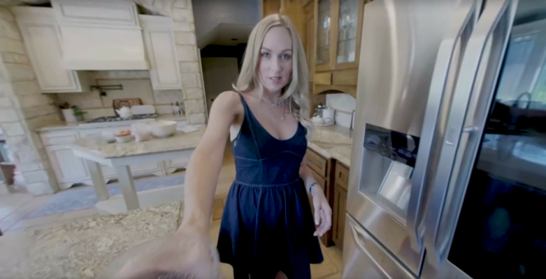 Sierra Spunk Bakes and Seduces in 4K VR - Image 1