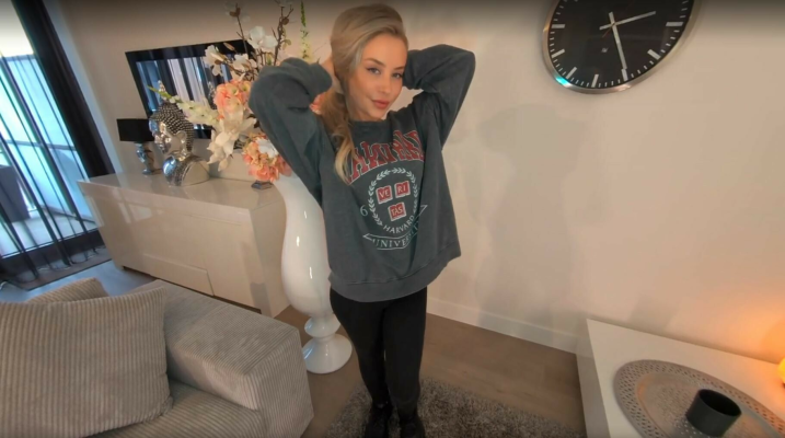 Aubrey Kalis Debut: Stunning VR Solo Tease - Image 1