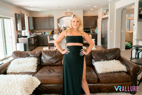 Lisey Sweet's Steamy Thesis Help in VR - Image 5