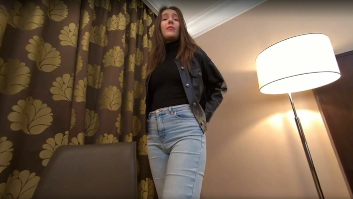 Solina's Sensual VR Debut Tease in 4K - Image 1