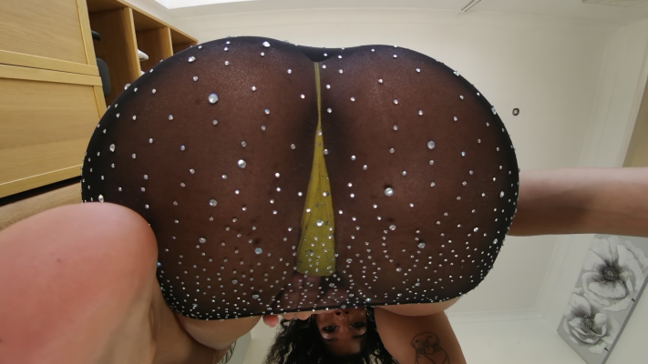 Facesitting Stripper - Image 2